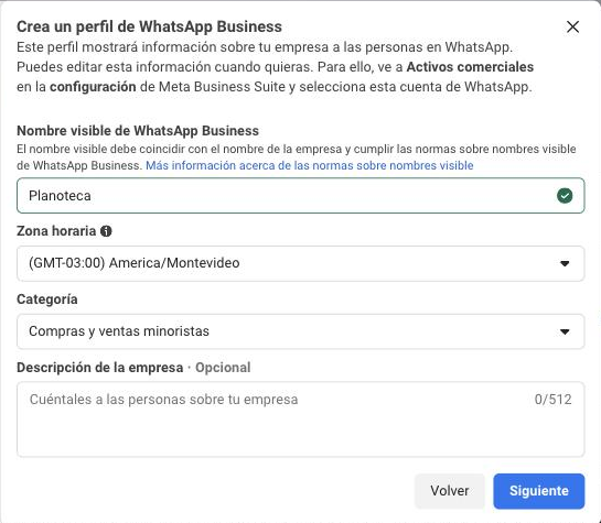 El perfil de WhatsApp Business: nombre visible, zona horaria y categoría.